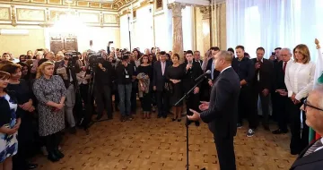 Радев се видя с български eмигранти във Виена