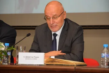 Радев: Стратегическият ни избор е еврото