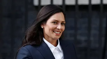 Край на свободното движение, радва се британски министър