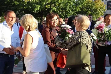 Нинова: Не концесии, а общински дружества
