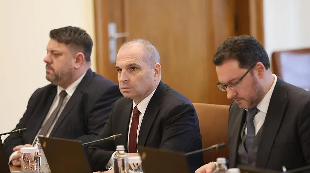 Гаф в БДЖ, министър Караджов със спешни мерки