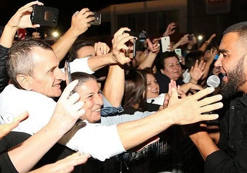 40 000 слушаха Азис на живо в Турция (СНИМКИ)