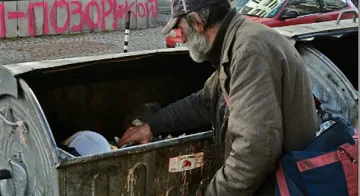 Вдигат линията на бедност догодина