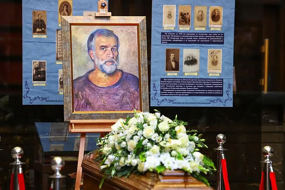 Изпратиха Любомир Левчев в последния му път