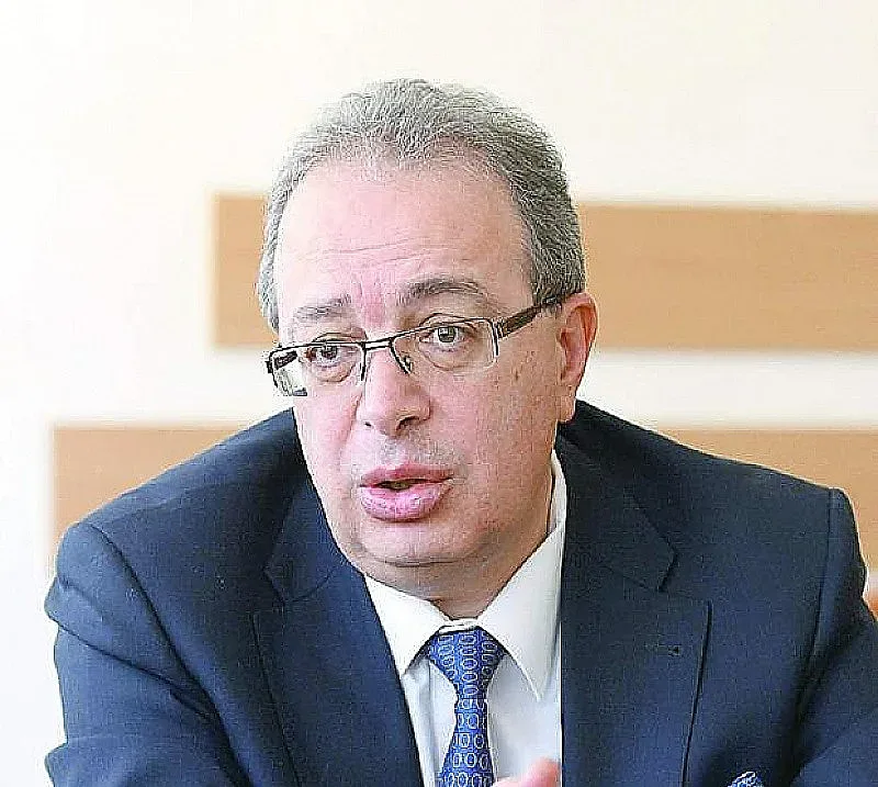 Губим над 500 000 туристи