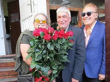 Васко Найденов снима клип в царски вагон