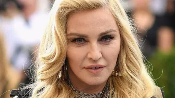 Мадона бяга от Лисабон