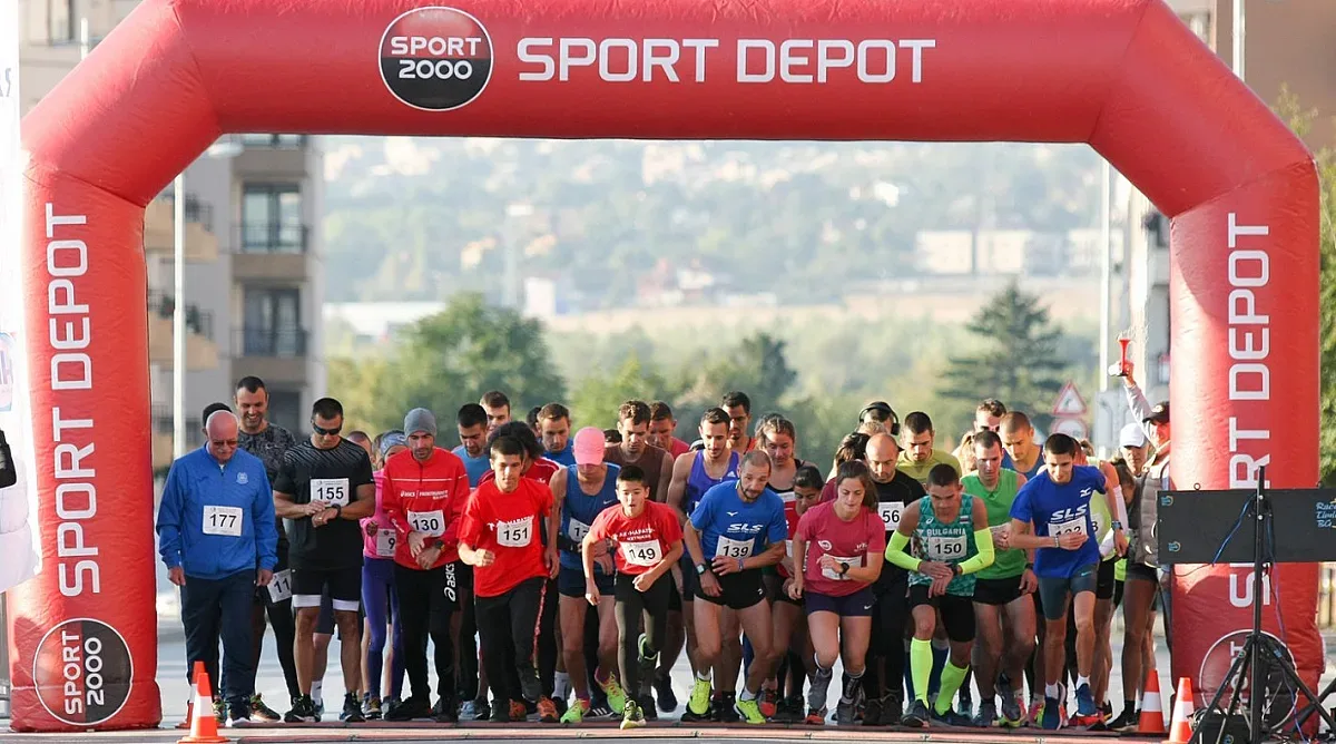 Йоло Николов и Маринела Нинева спечелиха „Студентски град рън“