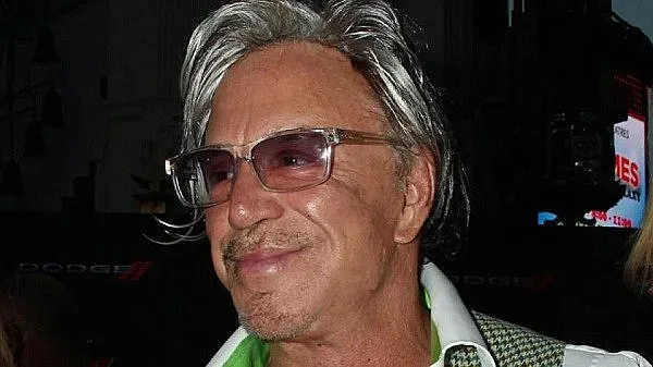 Мики Рурк иска погребение в Украйна