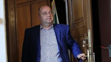 Ка­зак иг­рае за о­бе­да в Шу­мен