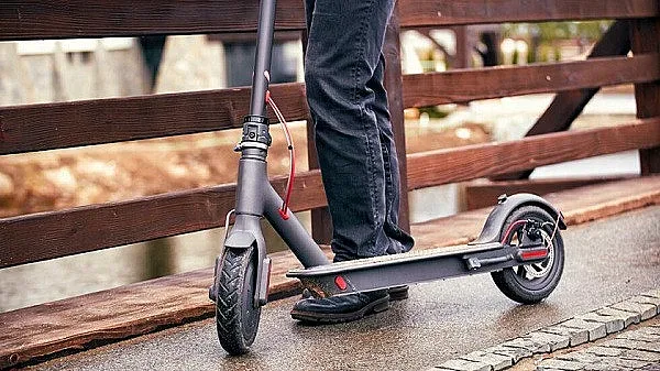 Карането на елтротинетки задължително с книжка