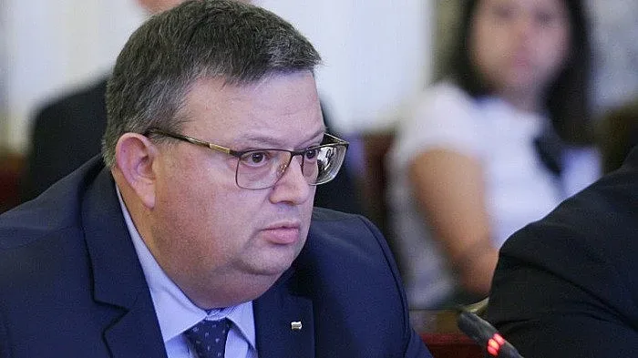 Цацаров тактичен към съда, пуснал убиеца Полфрийман