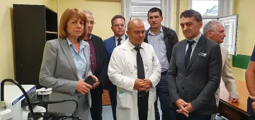 Вдигат заплатите на медици в Първа МБАЛ в София