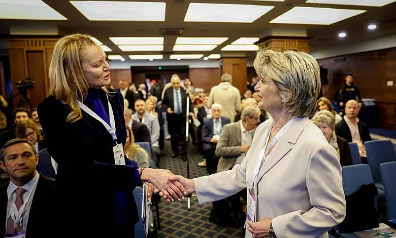 Стефка Костадинова и Весела Лечева се видяха. Какво си казаха?