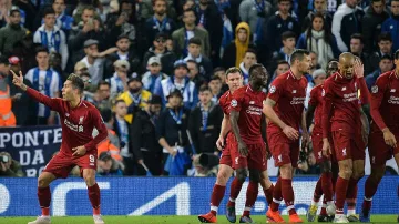 Ливърпул бие, Ман. Сити пада