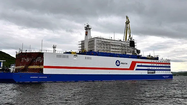 АЕЦ „Академик Ломоносов” пристигна в Далечния Изток