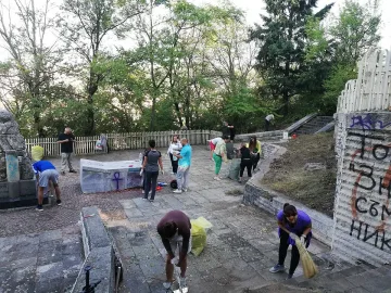 Благоевградчани чистиха града си