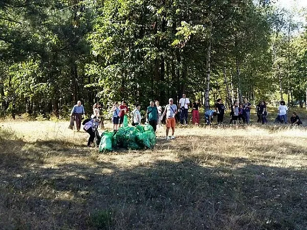 И във Враца чистиха в кампанията „Да изчистим България заедно”