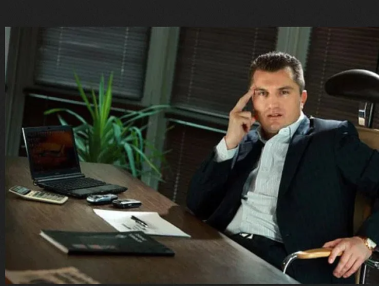 Кумецът на Цветан Василев се репчи на полицаи