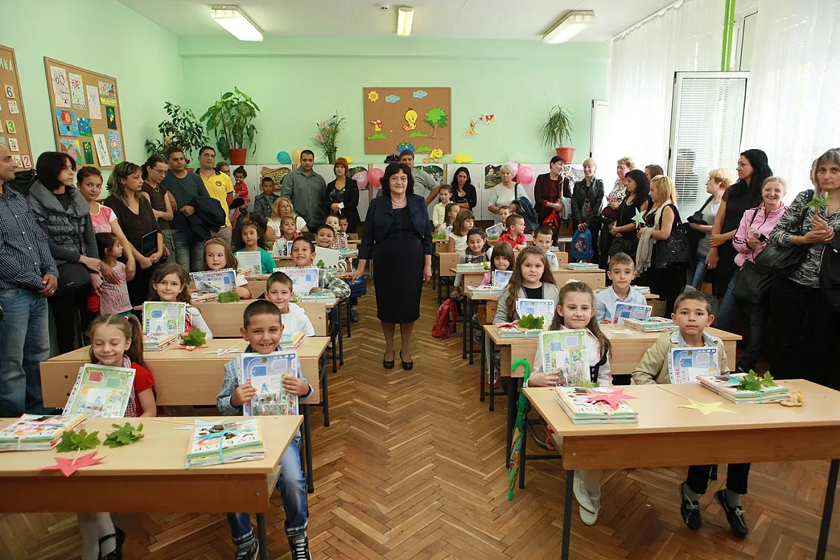 1500 лева заплата на учител догодина