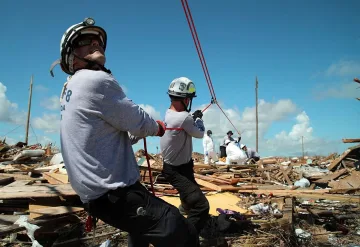 2500 души в неизвестност след урагана Дориан
