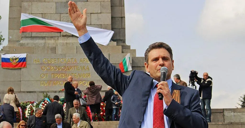 Николай Малинов обвинен за шпионаж