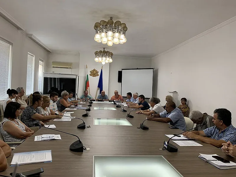 Изплащат по график помощта от 300 лв във Врачанско