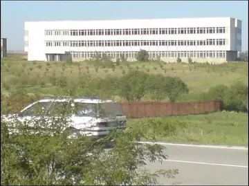 Училища на тезгяха заради дългове