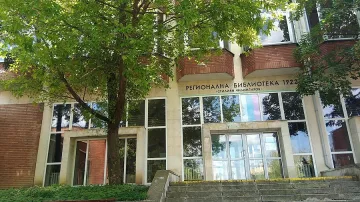 В Шумен разнасят книги по домовете