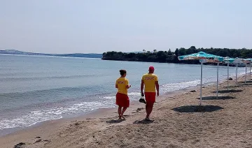 По-малко спасители по морето през септември