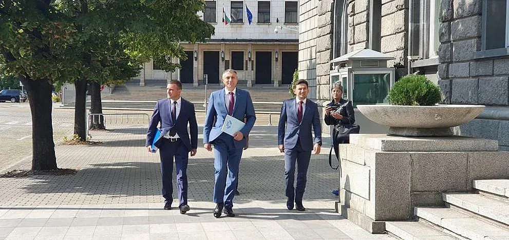 Карадайъ: Да се бием с програми, не с агресия