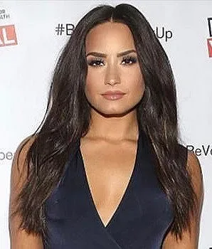 Деми Ловато влиза в „Уил и Грейс“