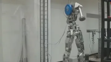 Роботът Фьодор се завърна на Земята