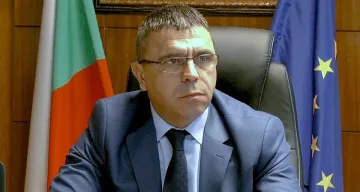 Повече полицаи по пътя за "Маказа"