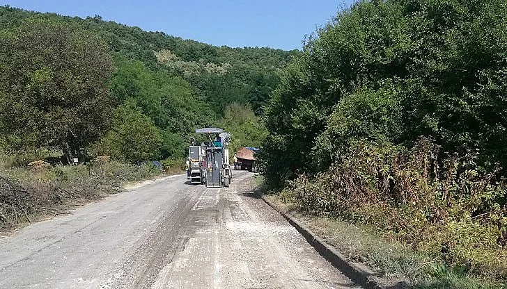 Ремонт на пътя спира рейса Разград-Кубрат