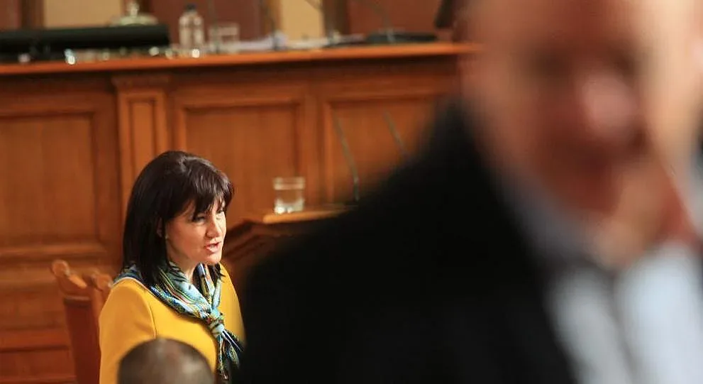 Караянчева: Манолова не супер-жена!