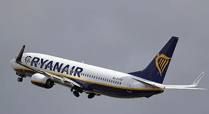 Драма на летището! 15 часа зарязани