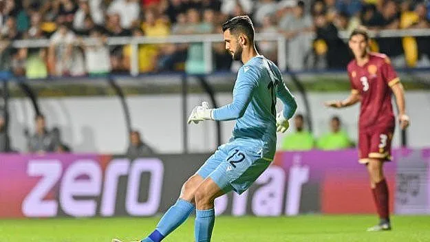 Голямо признание за наш вратар! Проби в престижна класация