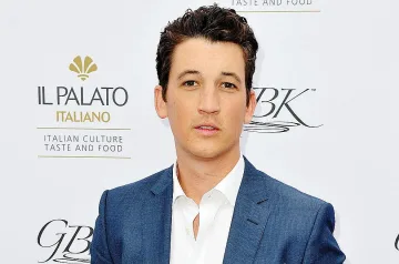 Майлс Телър се ожени в Хавай