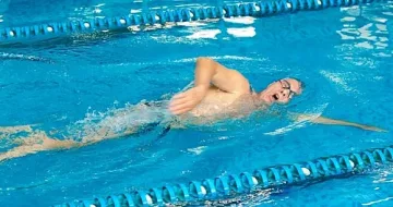 75-годишен силистренец преплува 20 км