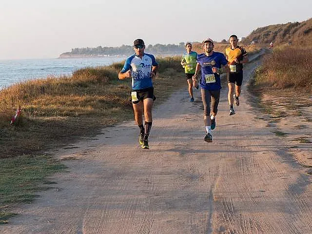 Бегачи от 6 държави тичат в трансграничния маратон Via Pontika