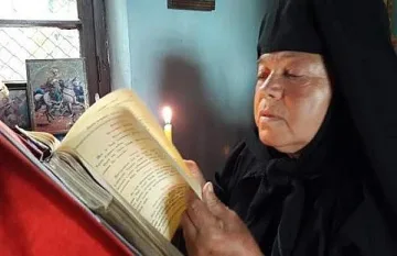 Сестра Серафима поддържа манастир с пенсията си
