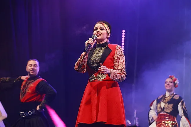 Мария Чакърдъкова пее в Мъглиж за Цветница
