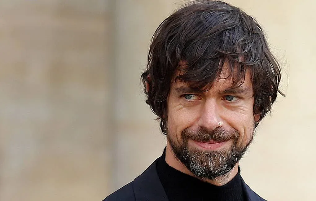 Хакнаха и акаунта на шефа на Туитър