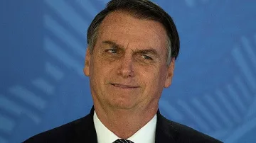 Болсонаро обсъжда Амазония, но без "драгия" Макрон