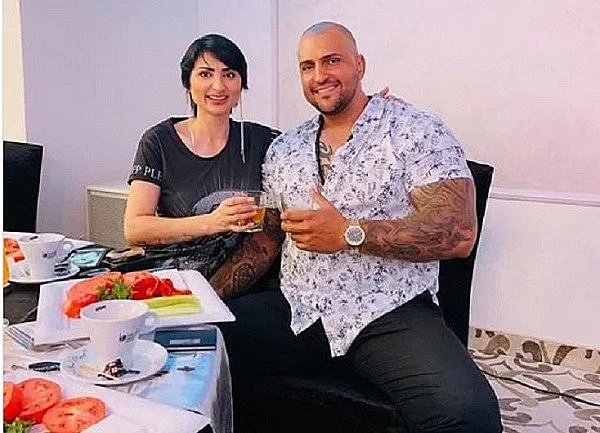 Гринго шитна халката на Софи в заложна къща