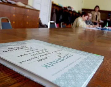 Гонят даскали при две двойки