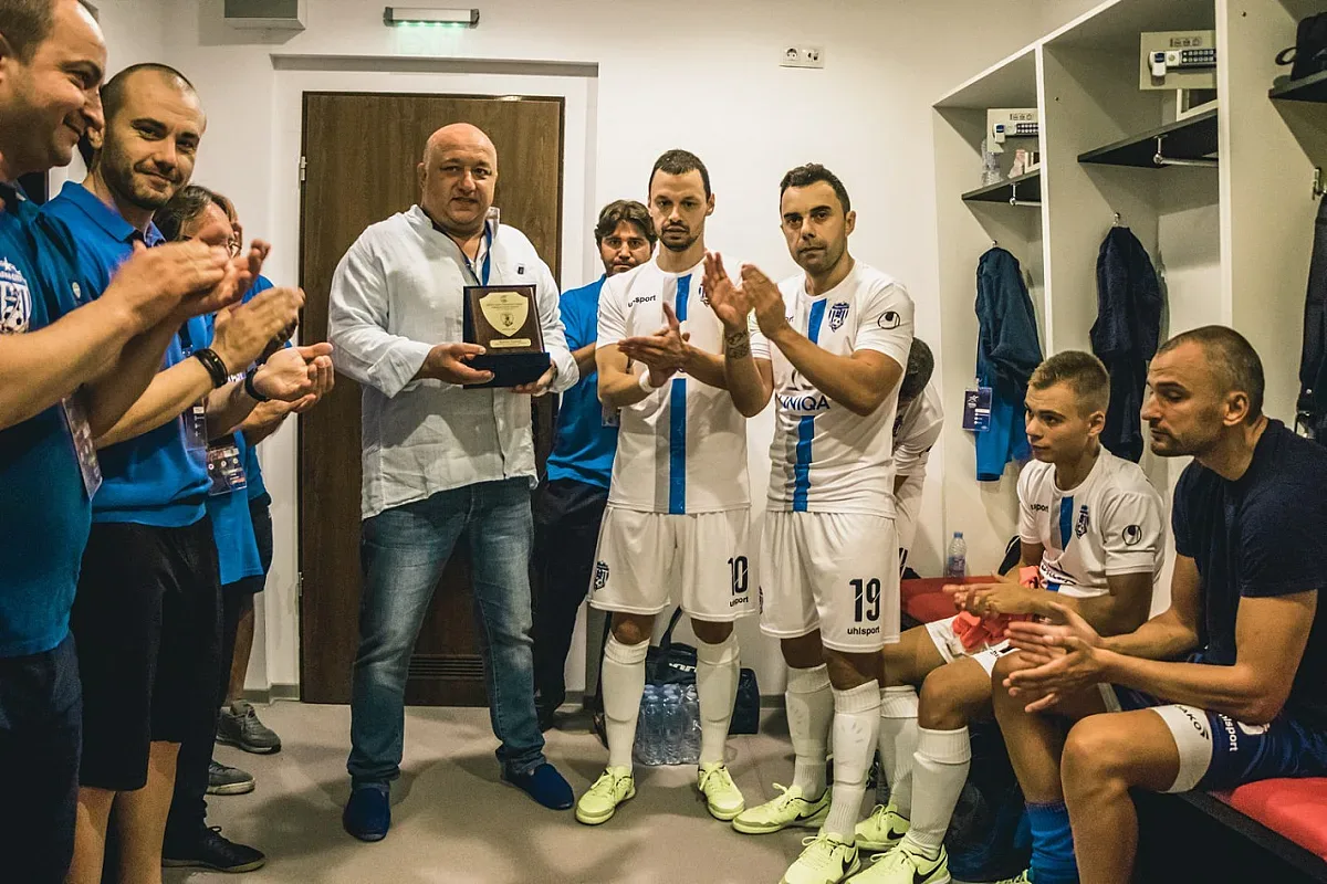 Министър Кралев подкрепи "Варна Сити" в Шампионската лига по футзал