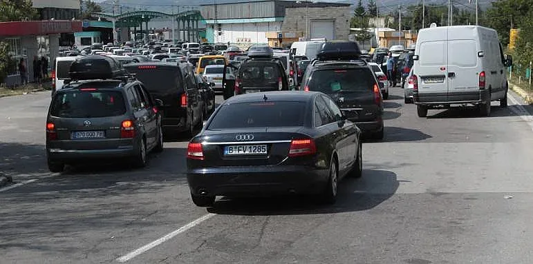 Интензивен трафик по границите с Турция и Сърбия от утре