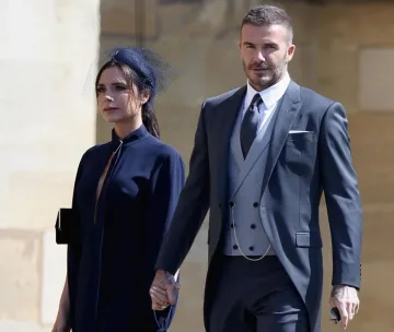 Семейство Бекъм на почивка с Елтън Джон